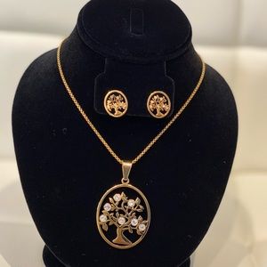 Necklace & Earrings Set